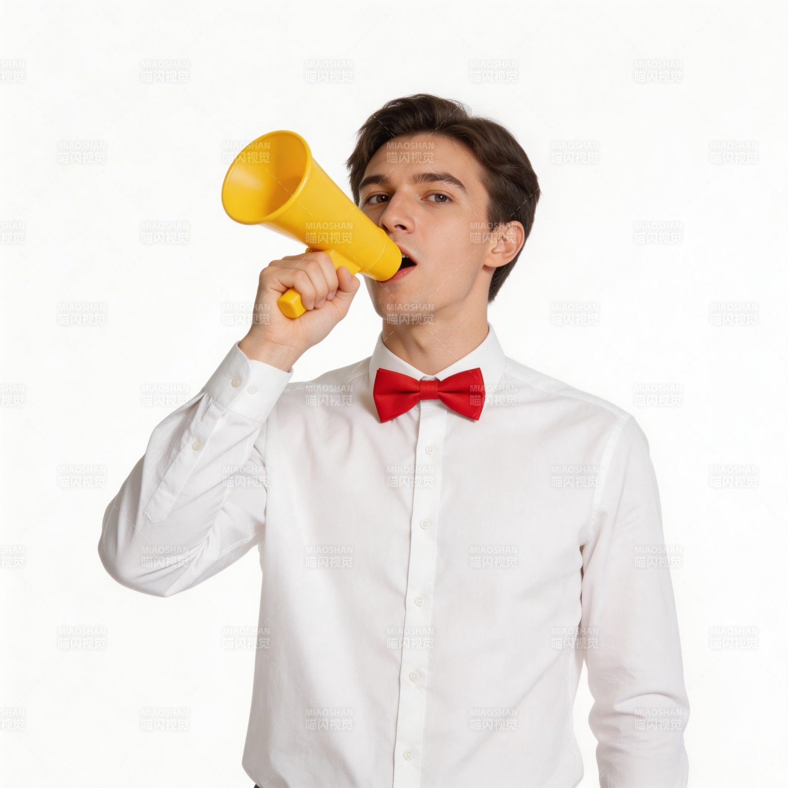 喇叭男孩喊话图片