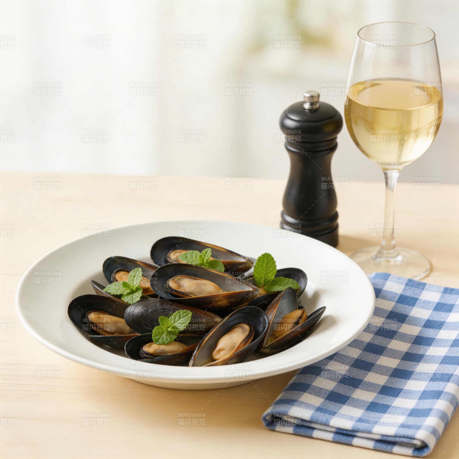 贻贝配白葡萄酒图片