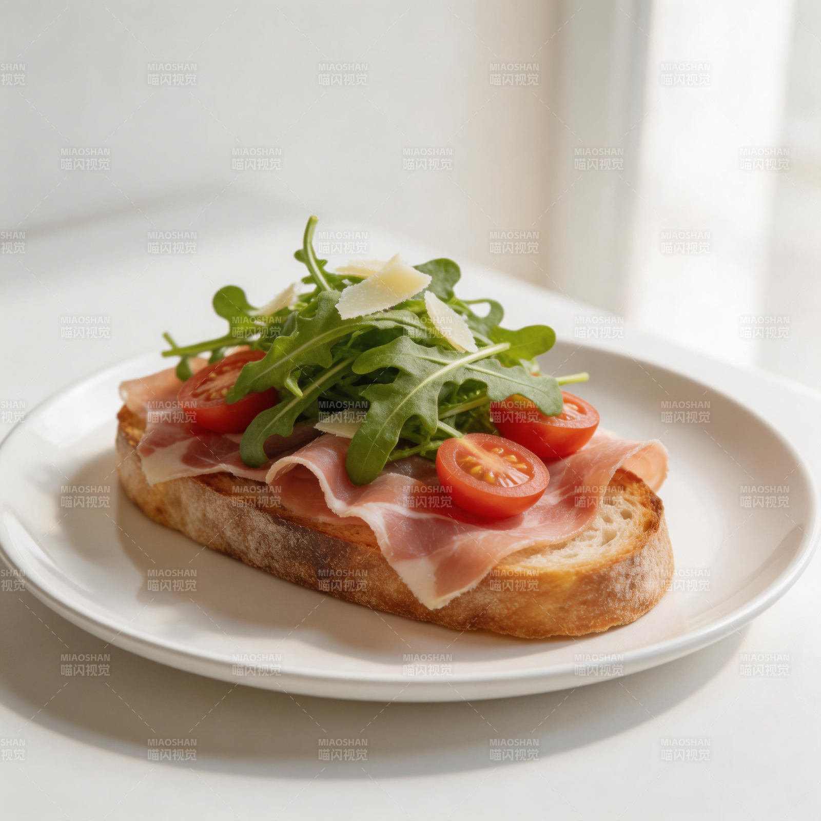 意式火腿沙拉面包图片