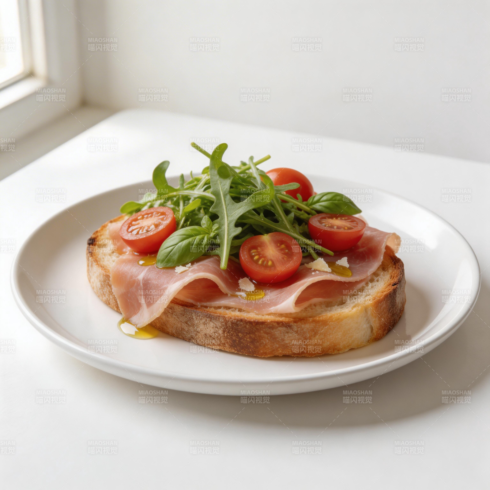 火腿番茄三明治图片