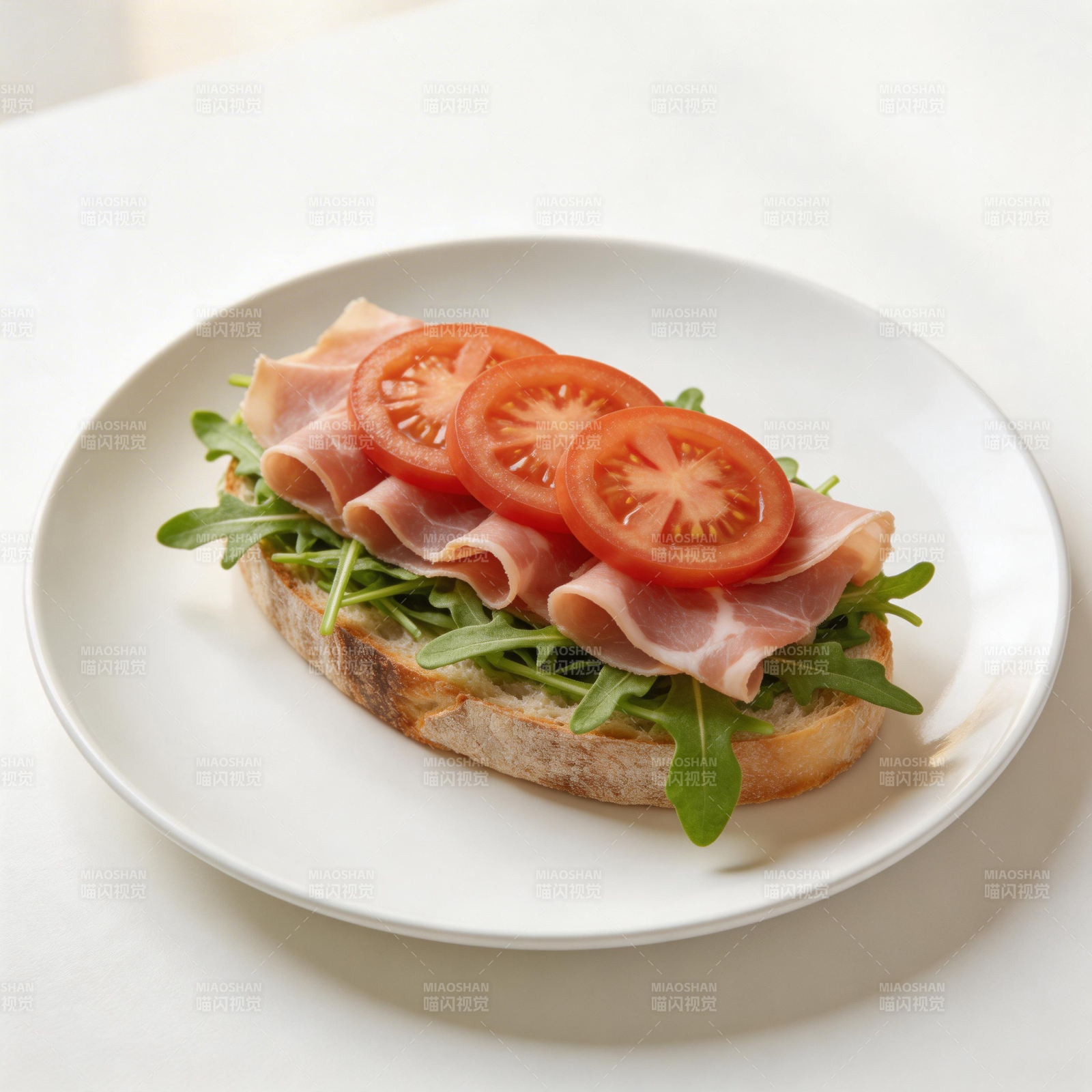 火腿番茄三明治图片