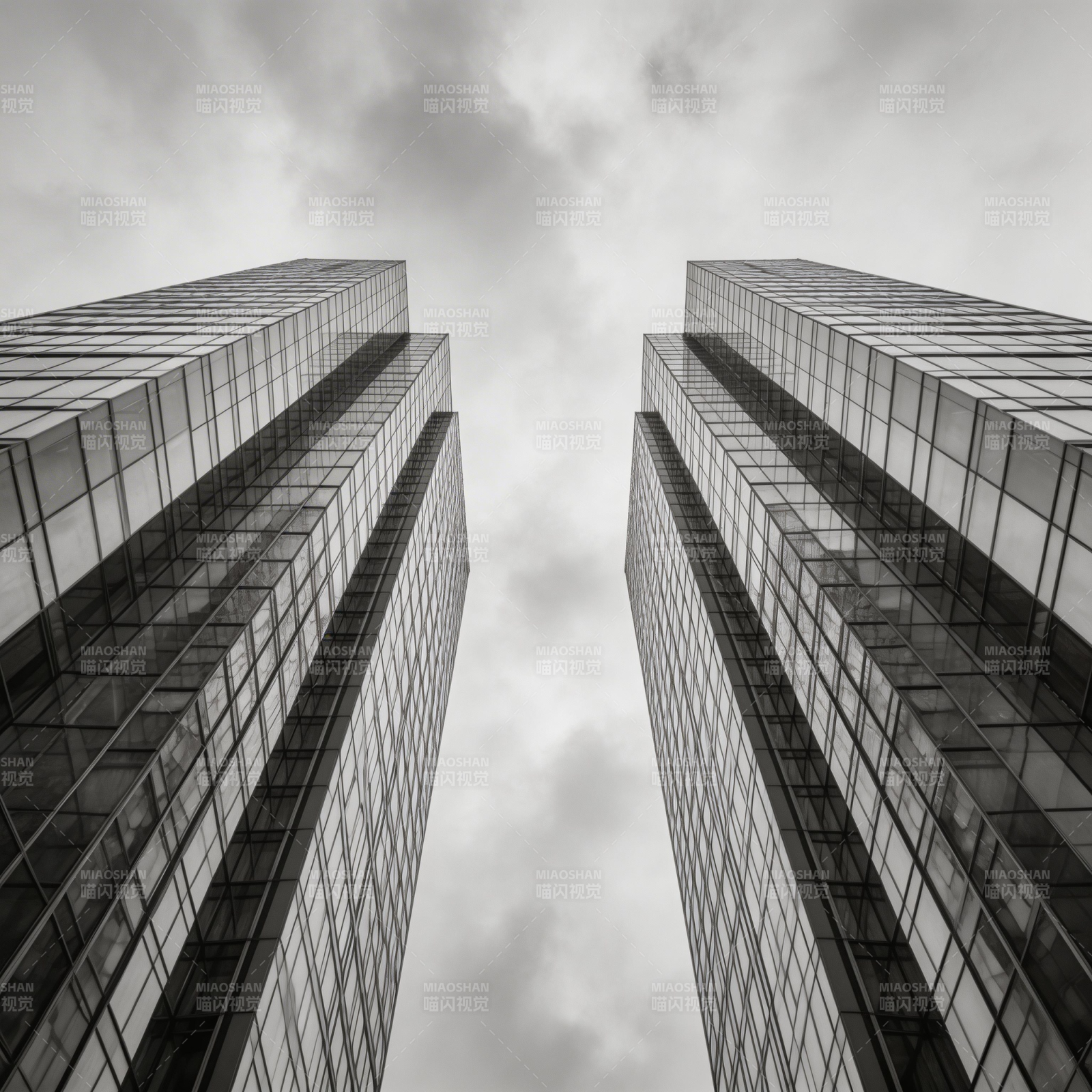 双塔耸立云天图片