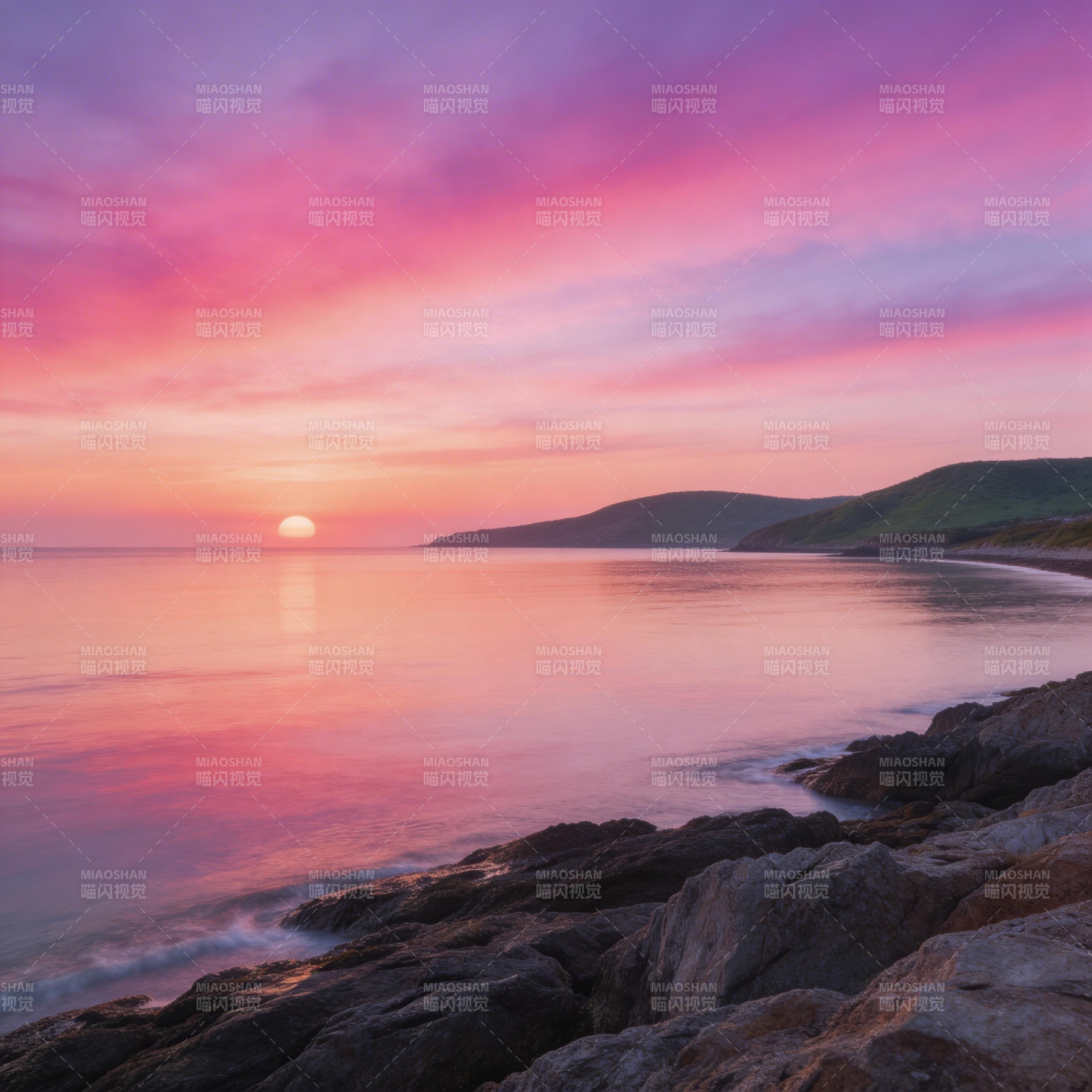 粉红日落海岸线图片