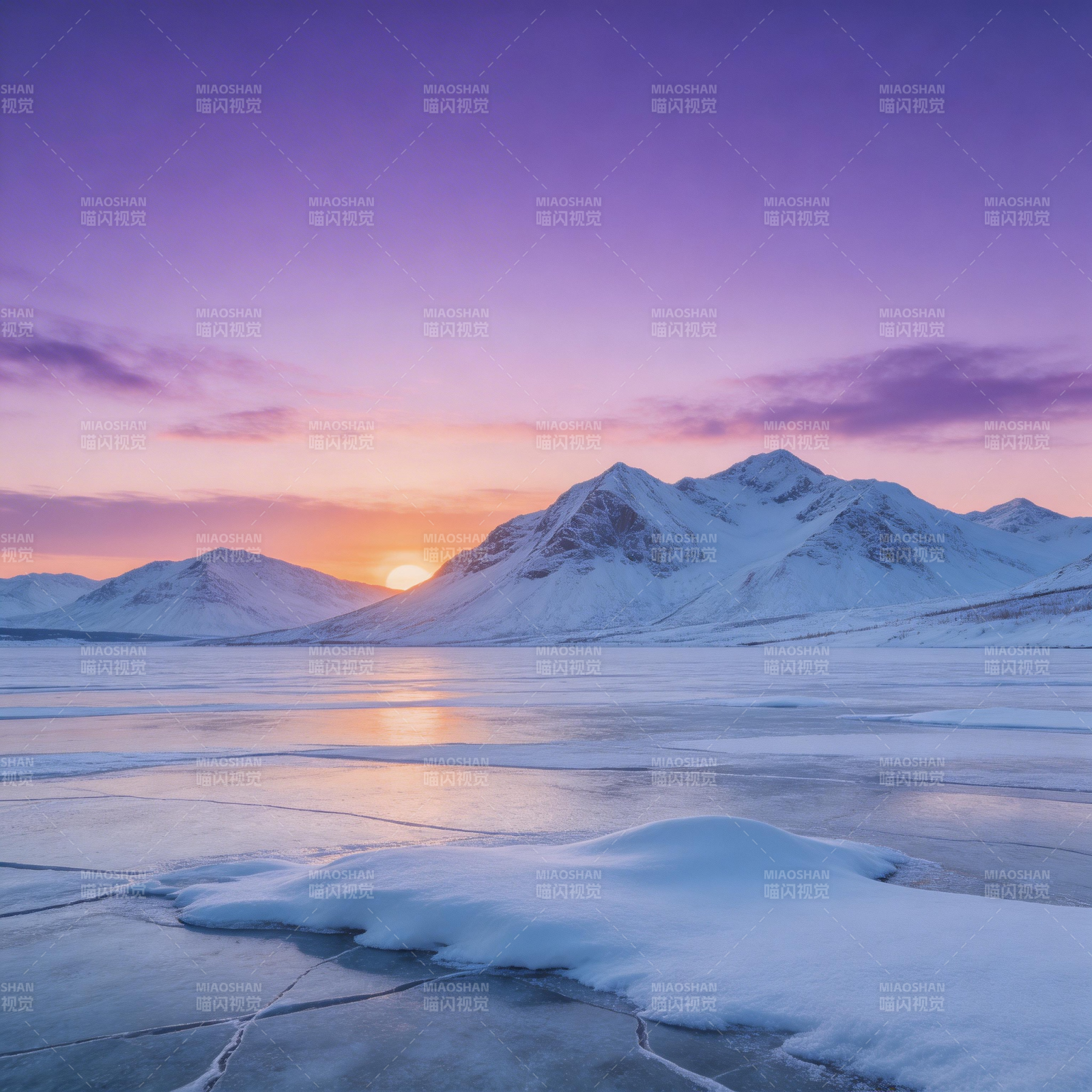 雪峰映霞光图片
