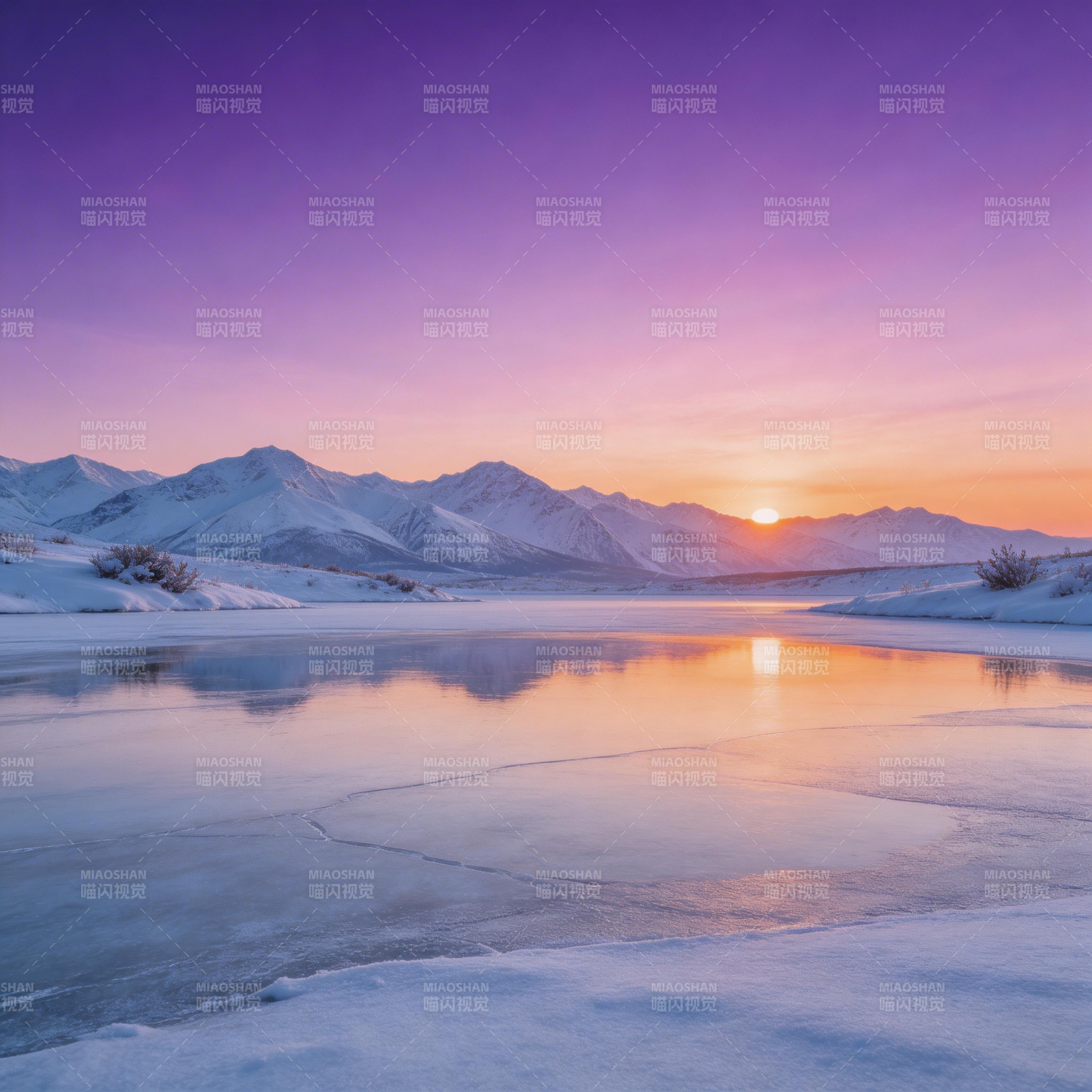 雪湖日出图片