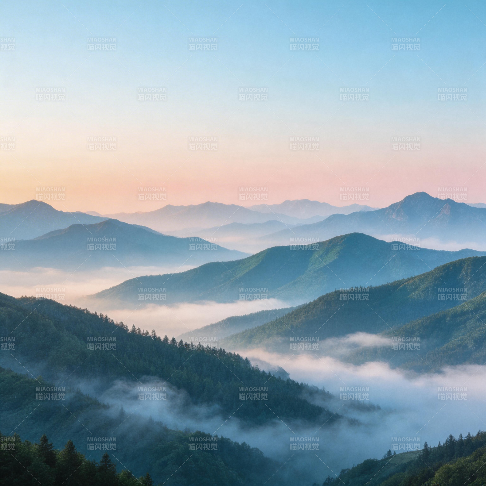 云海山峦晨曦图片