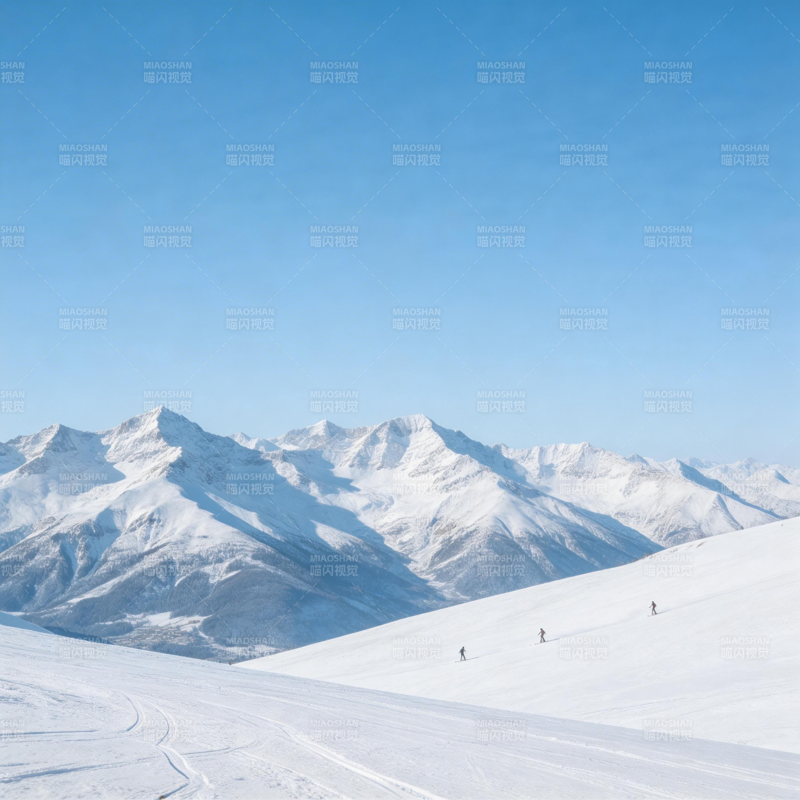 雪山滑雪美景图片
