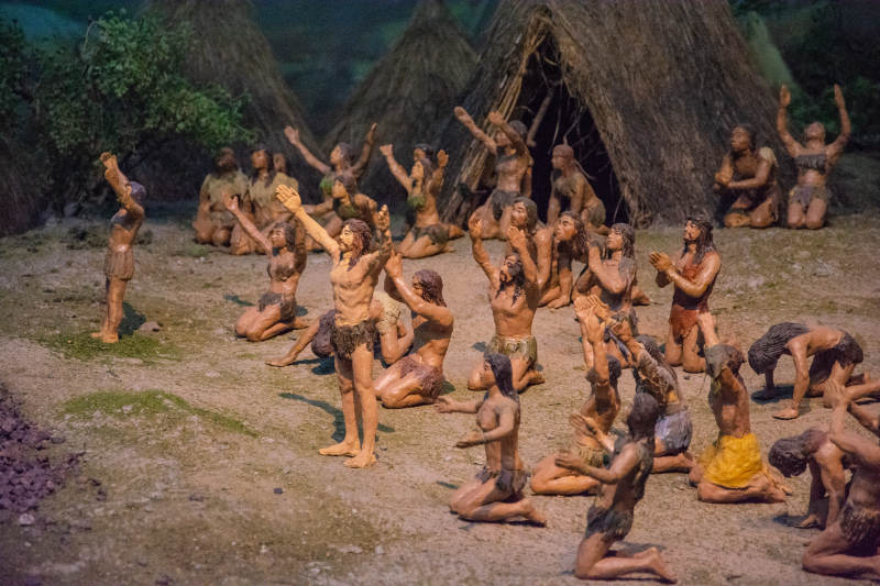 原始部落舞蹈场景图片