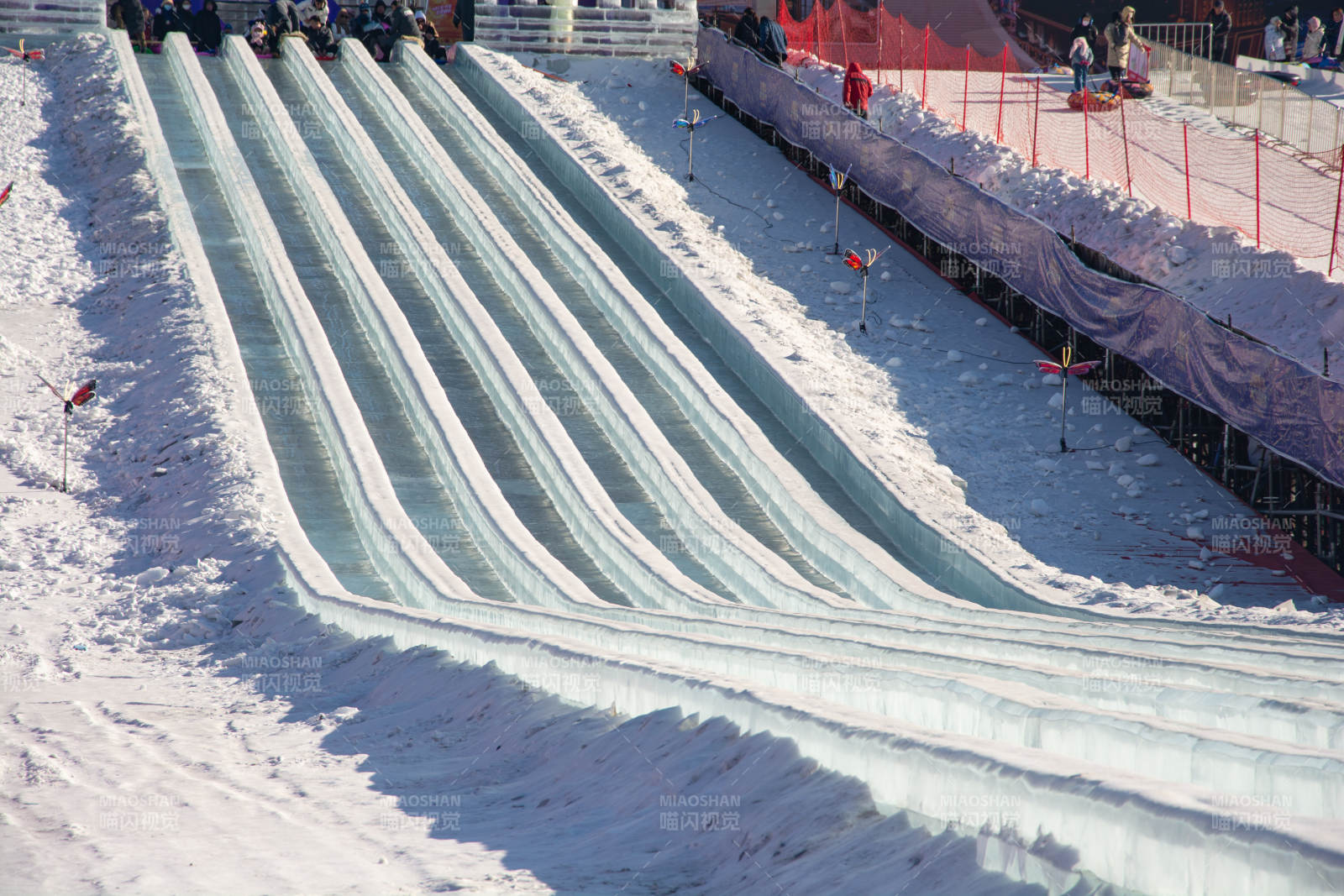 雪道滑行赛道图片