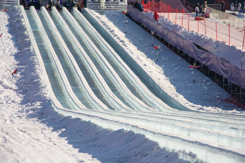 雪道滑行赛道图片