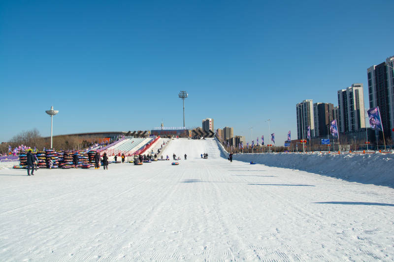 雪地滑道欢乐多图片