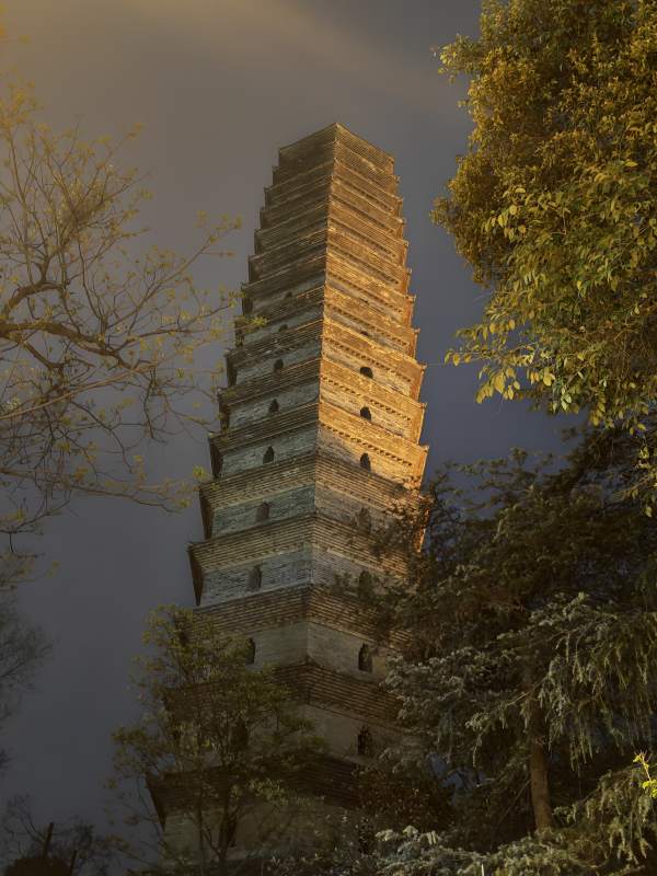 古塔映夕照图片