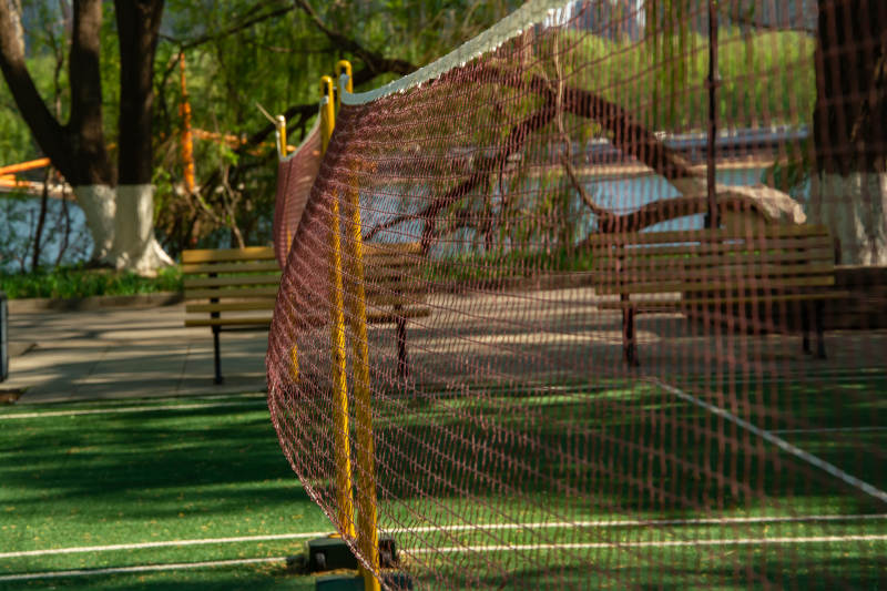 公园网球场一角图片