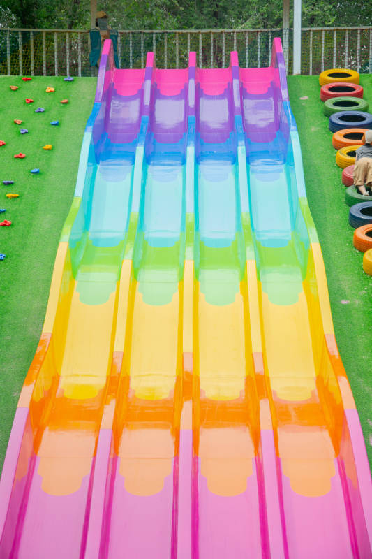彩虹滑梯乐园图片
