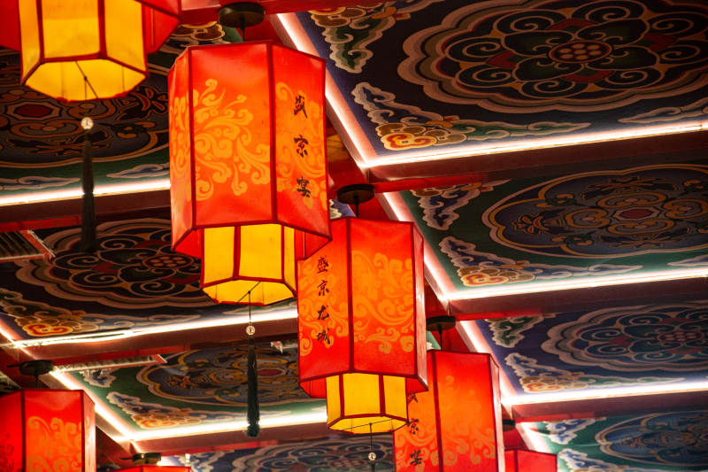 红灯笼映彩绘 ceiling图片