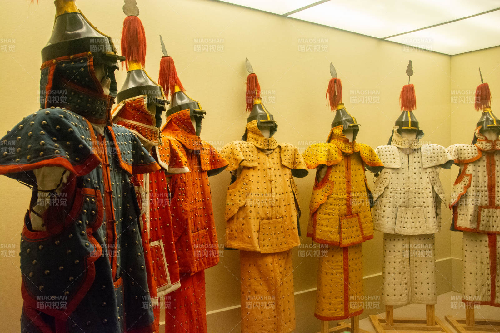 古代盔甲陈列图片