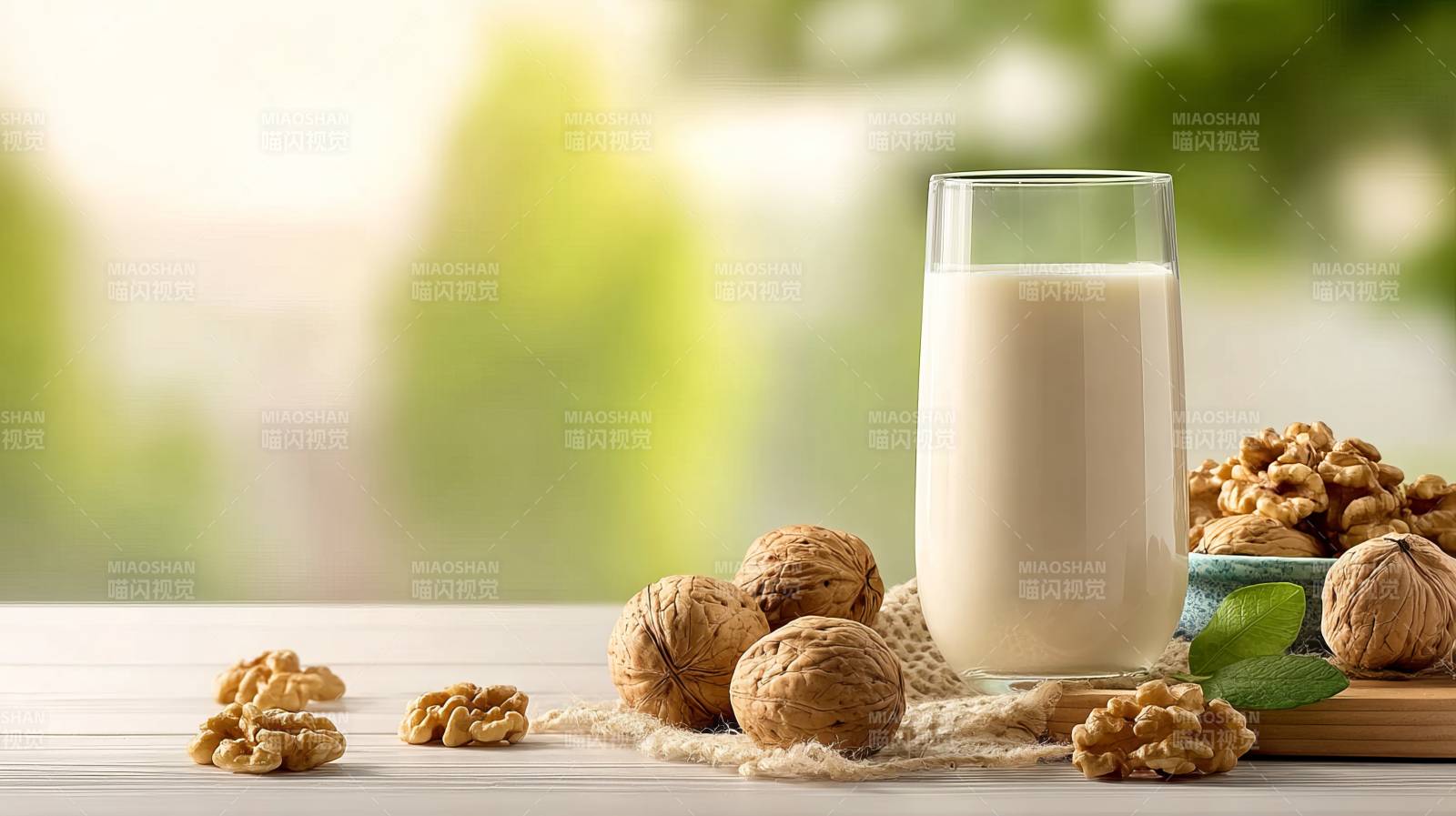 核桃奶饮品图片