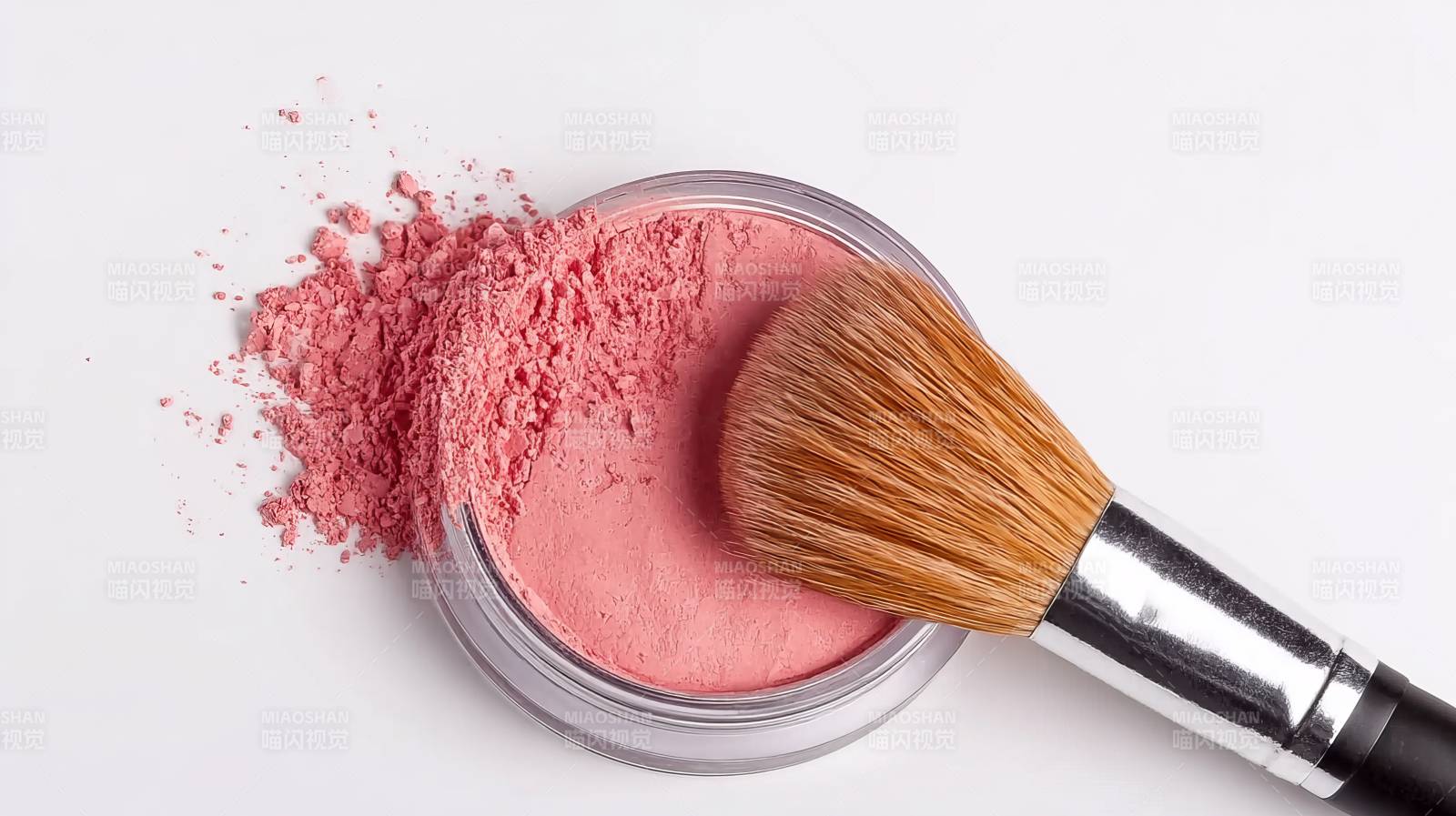 粉饼与化妆刷图片