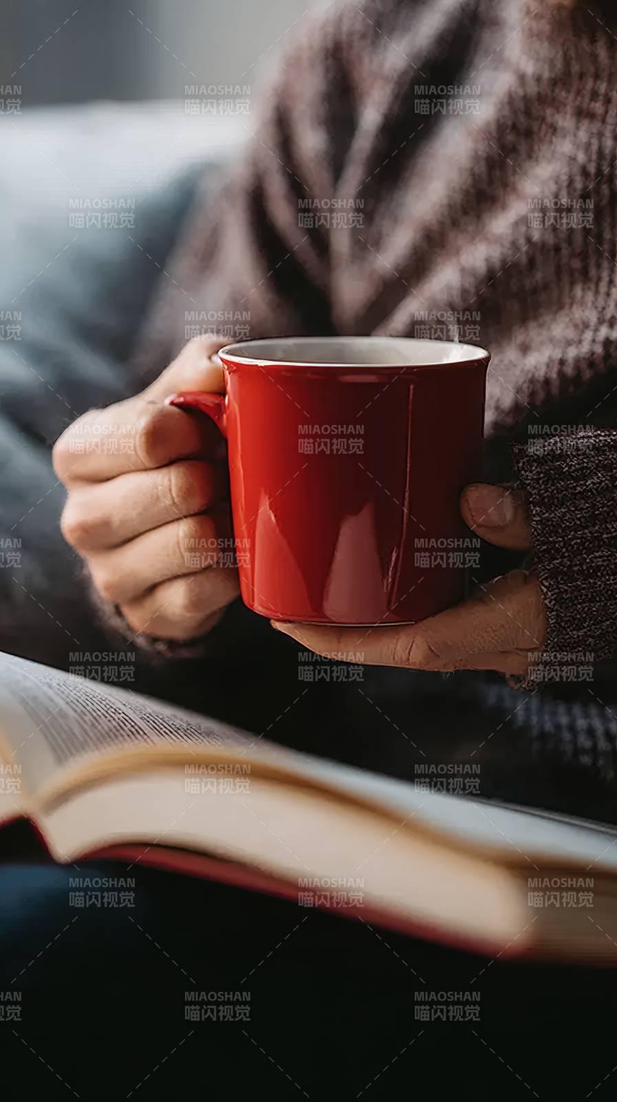 暖杯伴书 静享时光图片