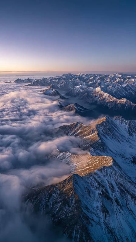 云海雪山日出图片