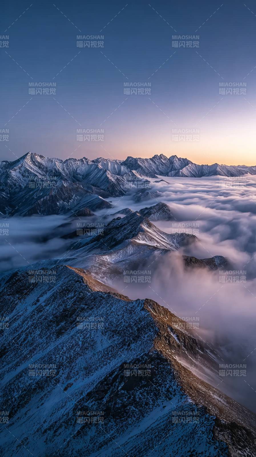 雪峰云海日出图片