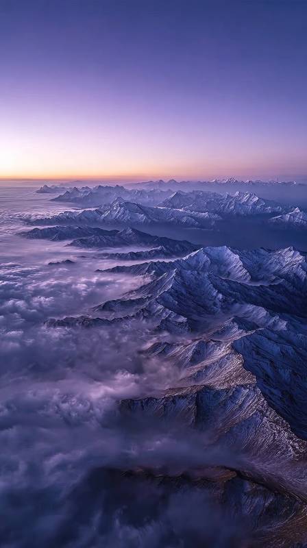 云海雪山日出图片