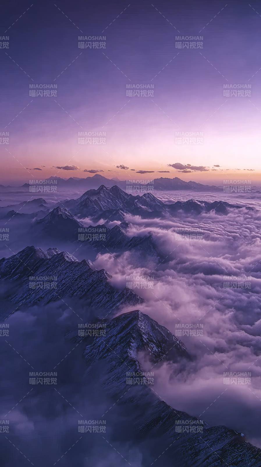 云海山巅晨曦图片