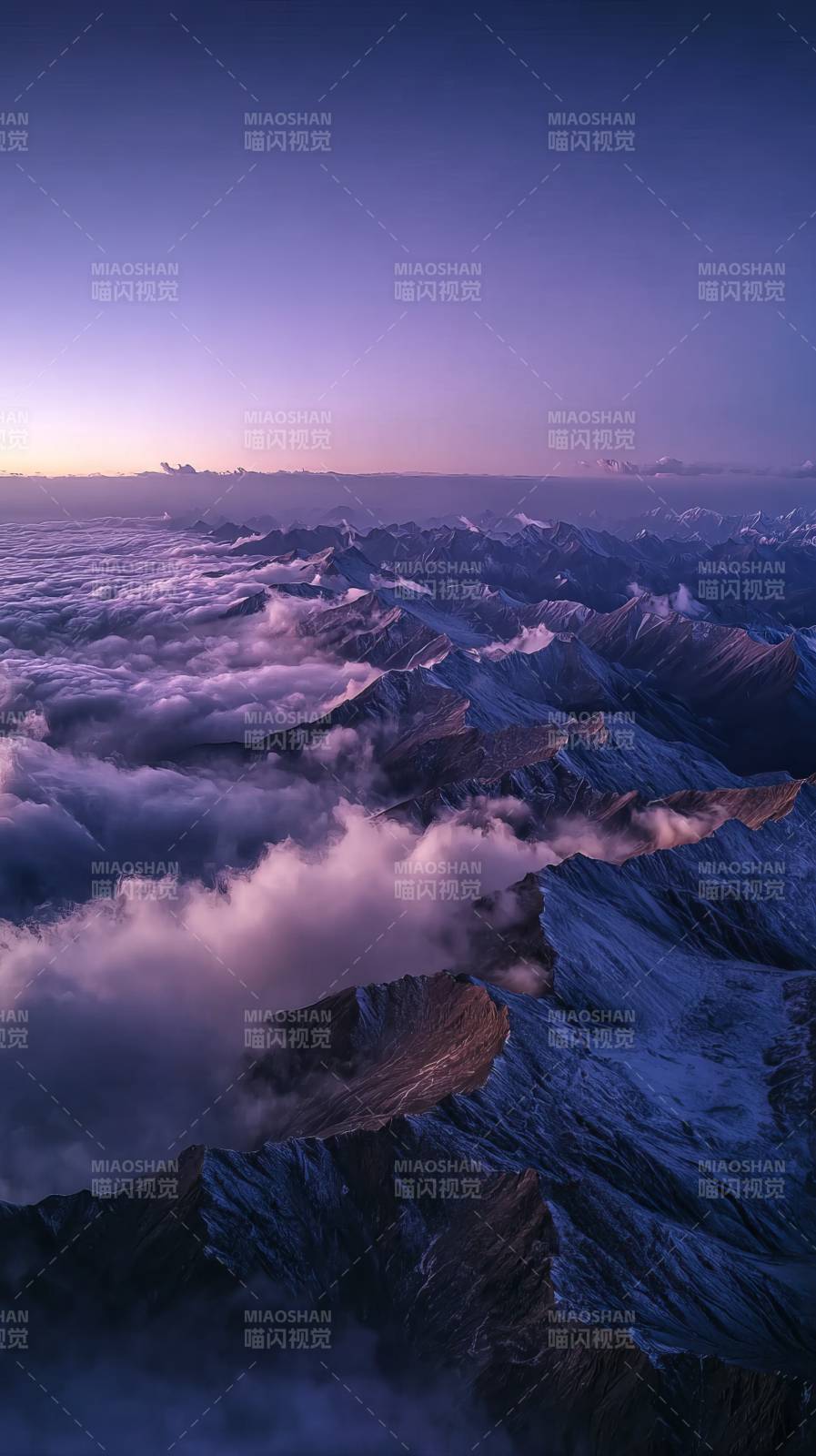 云海雪山日出图片