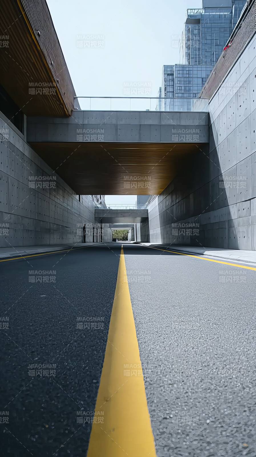 城市隧道通向远方图片