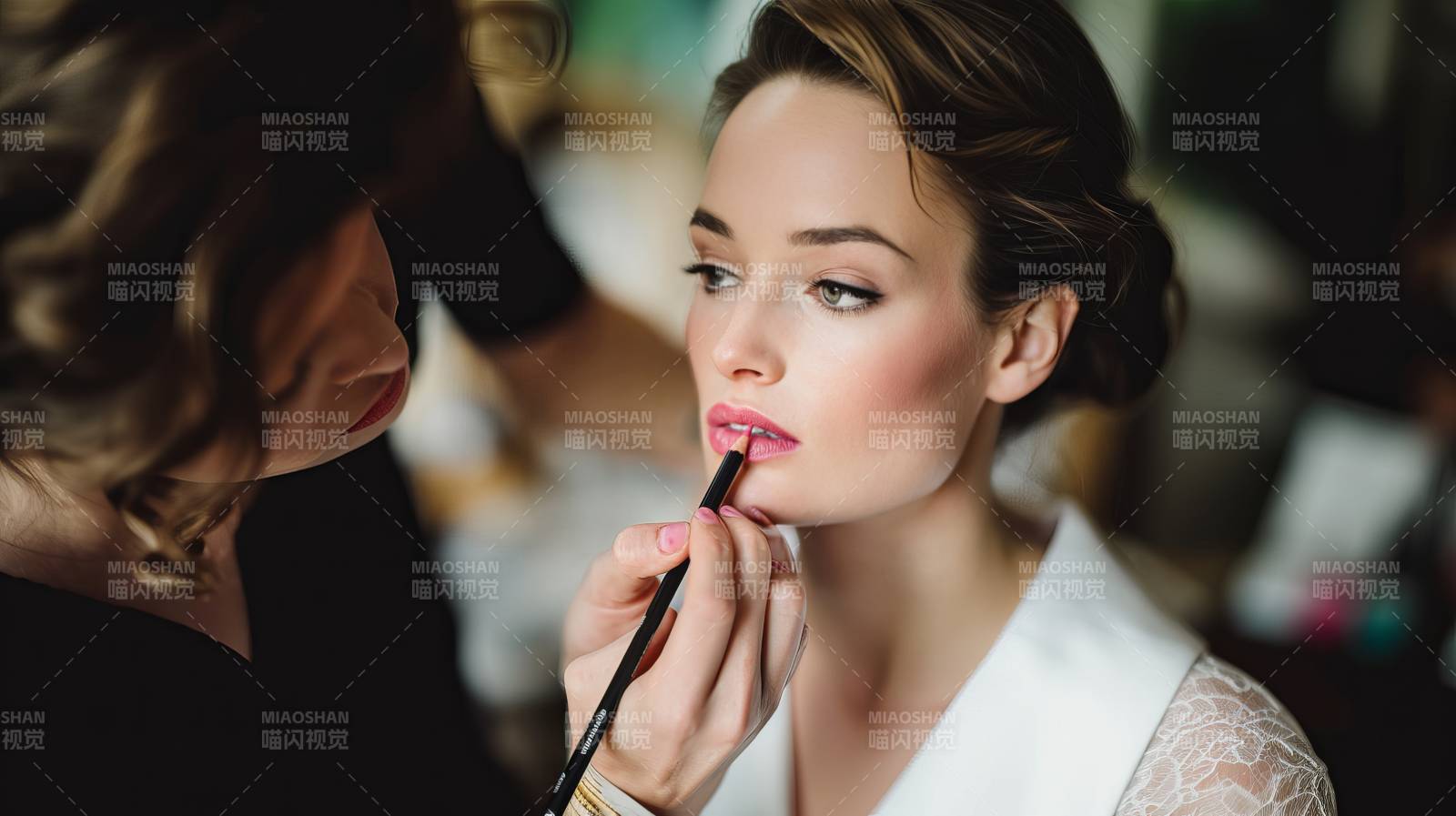 新娘妆容精致时刻图片