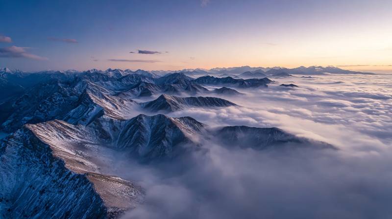 云海雪山日出图片