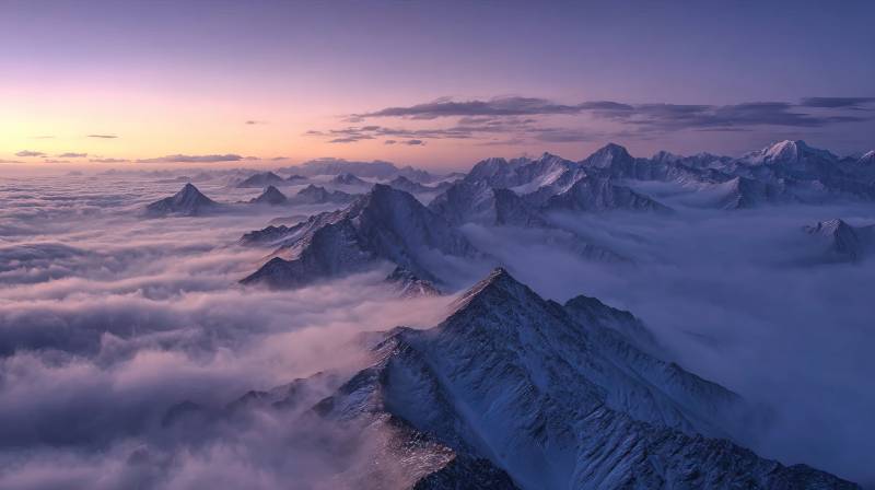 云海雪峰日出图片