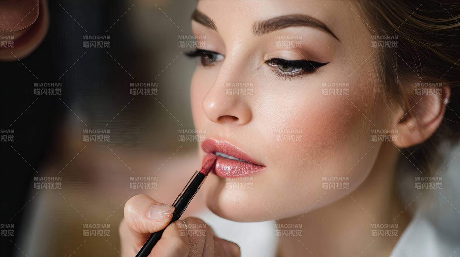 精致唇妆特写图片