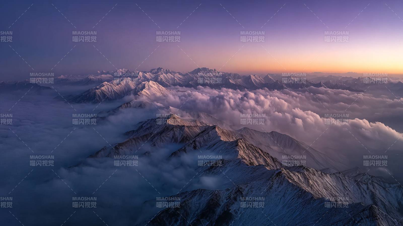 云海雪山日出图片