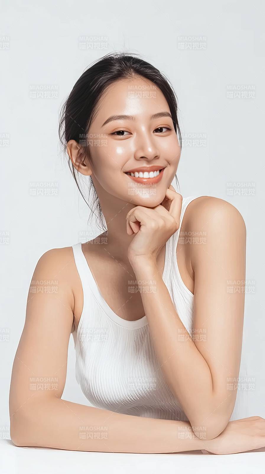 微笑女子 清新自然图片