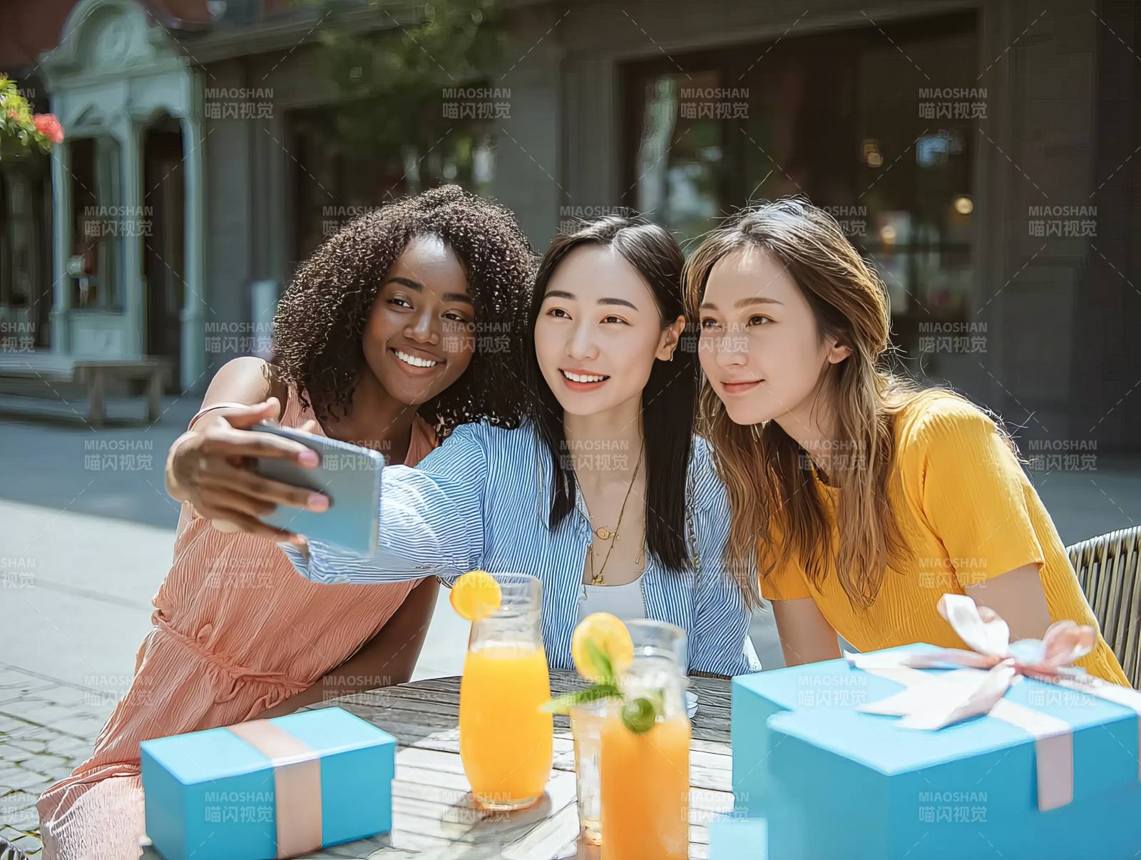 闺蜜聚会 欢乐自拍图片