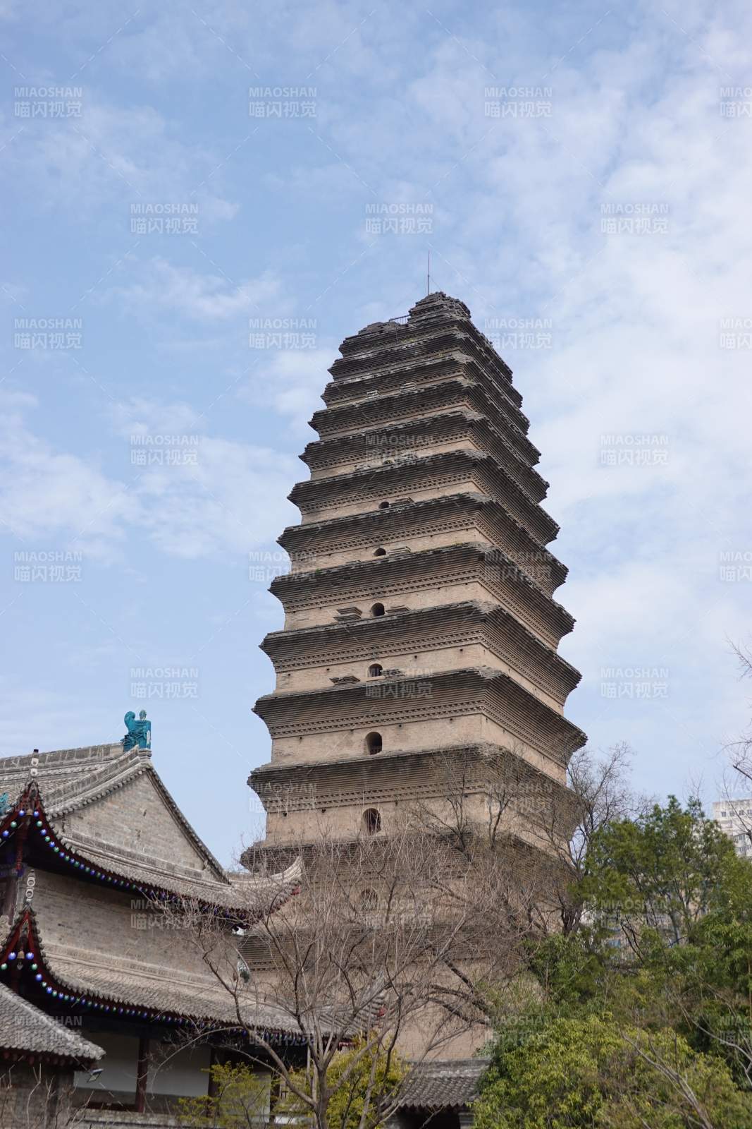 大雁塔巍然耸立图片