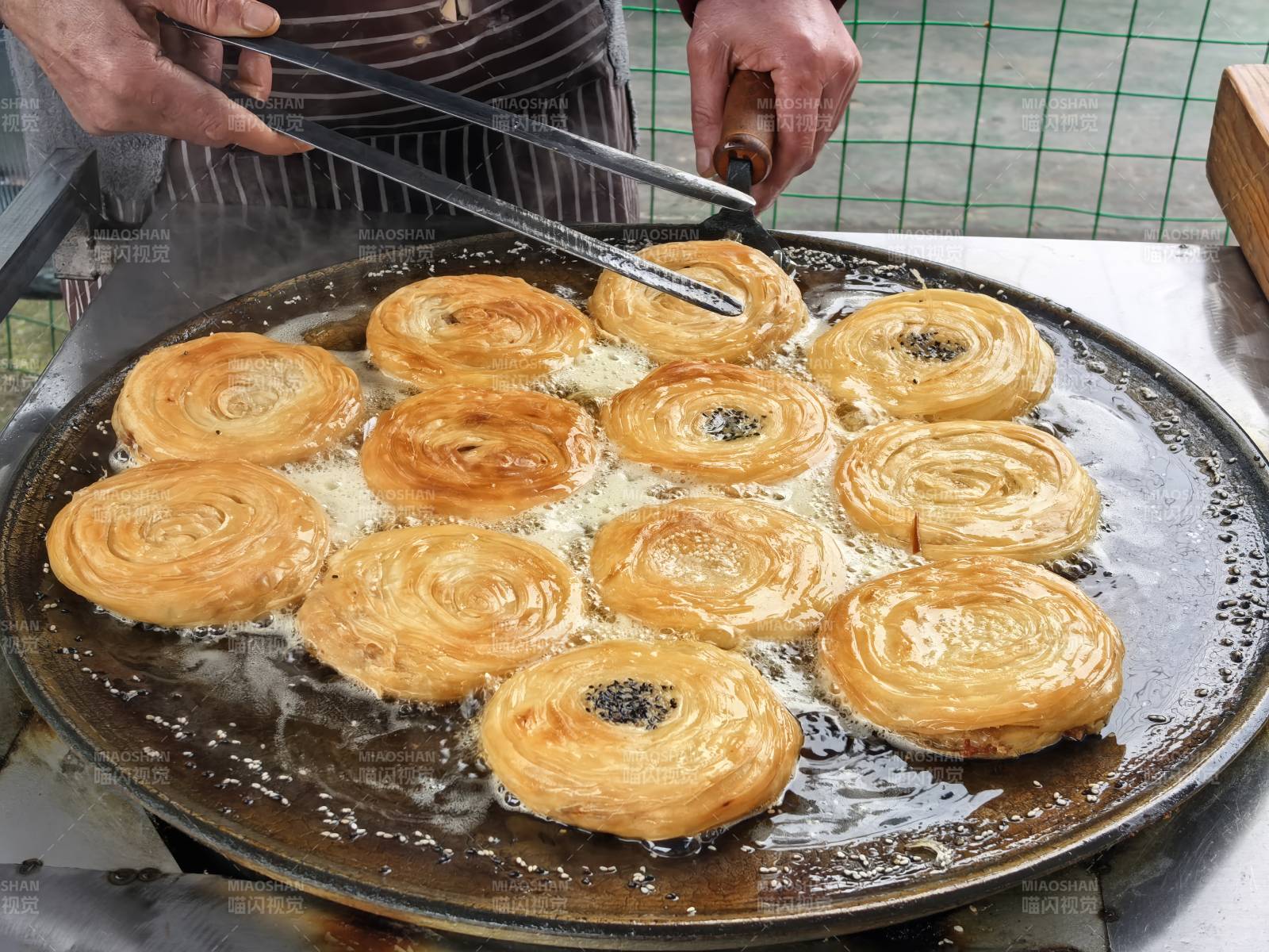 煎饼制作现场图片