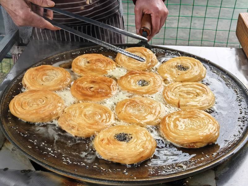 煎饼制作现场图片