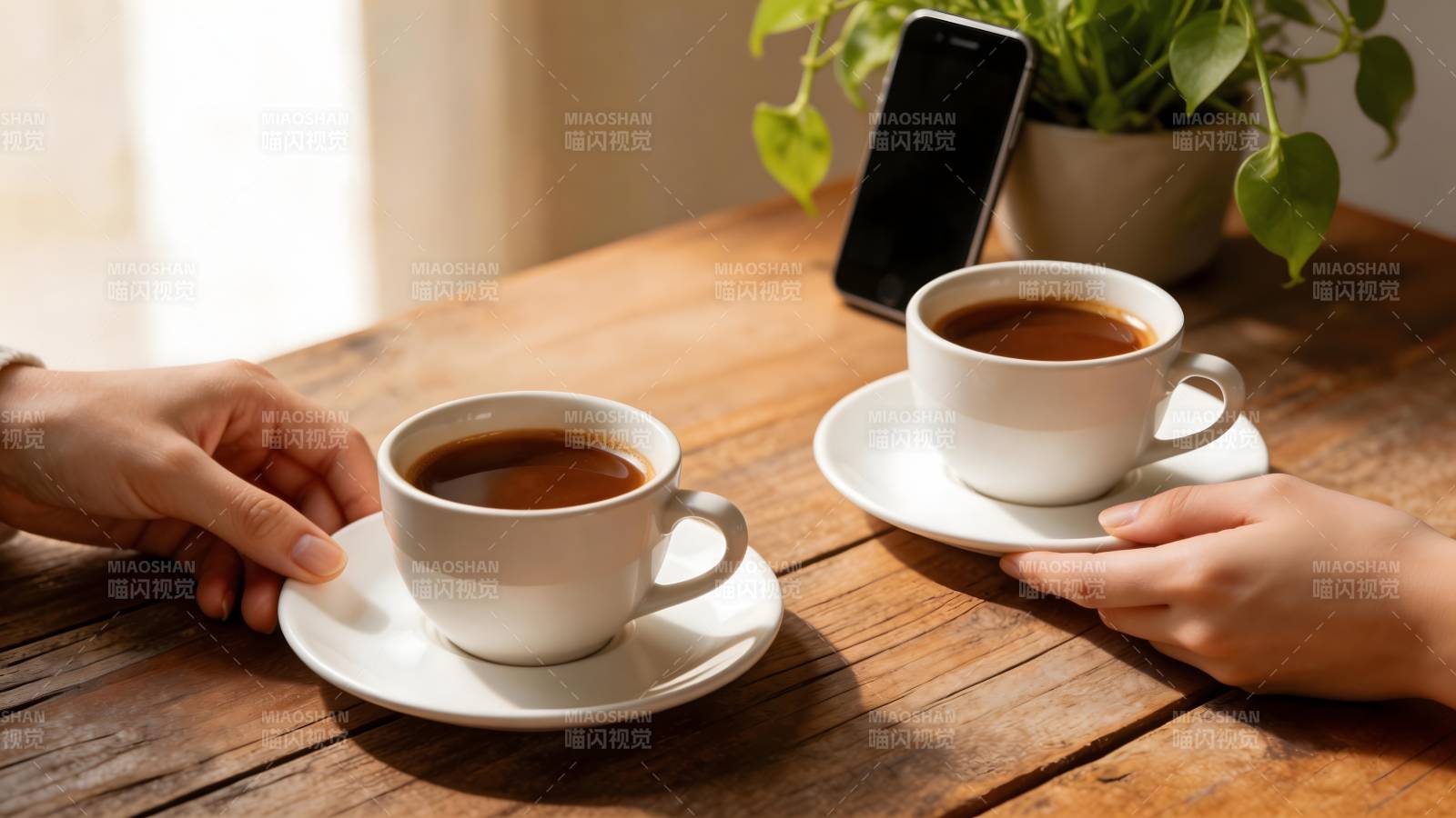 共饮一杯咖啡图片