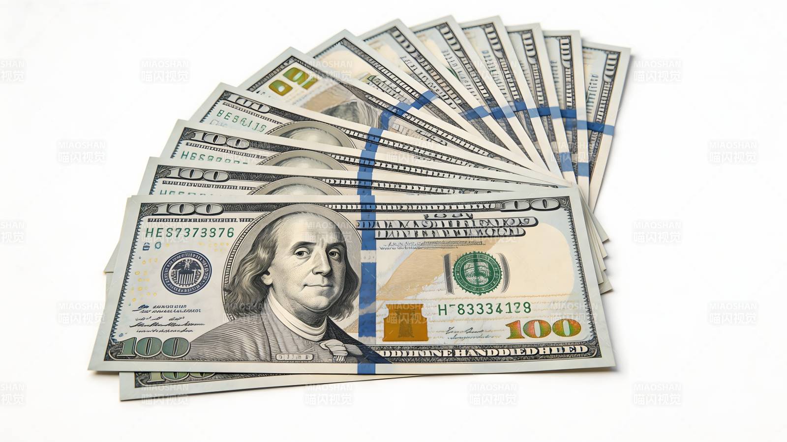 百元美钞扇形排列图片