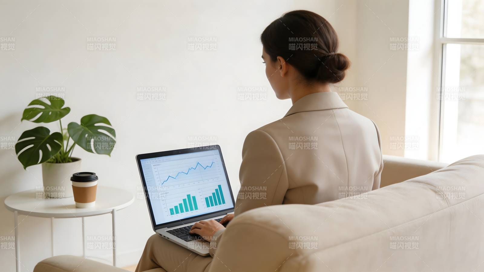 居家办公新风尚图片