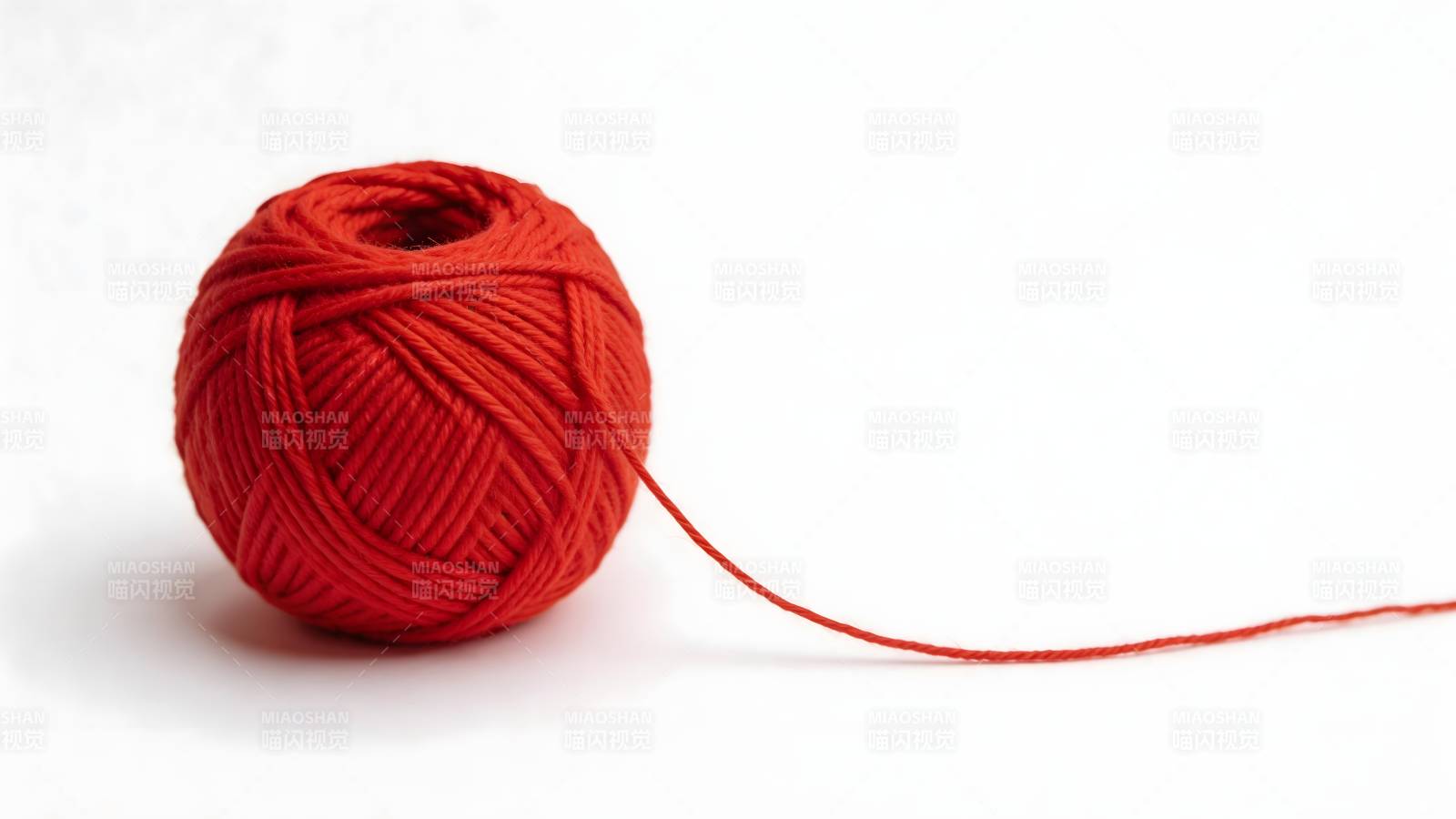 红色毛线球图片