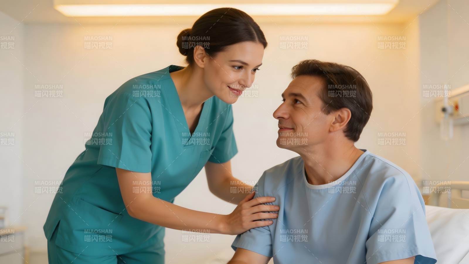 护士安慰病患图片