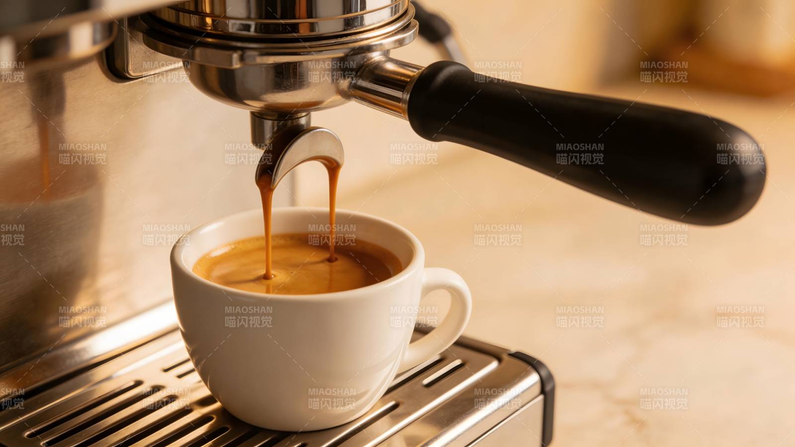 咖啡机萃取浓缩咖啡图片