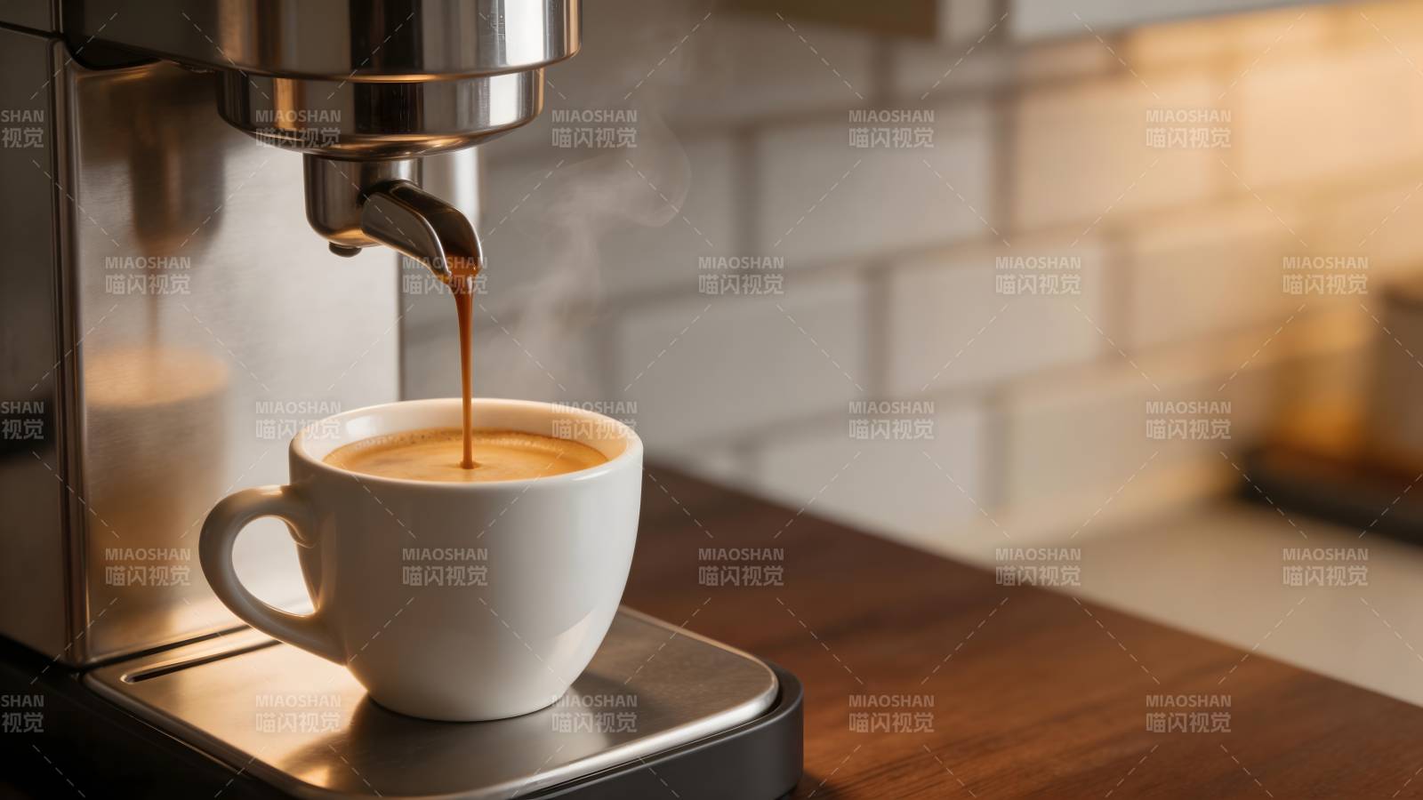 咖啡机萃取香浓咖啡图片