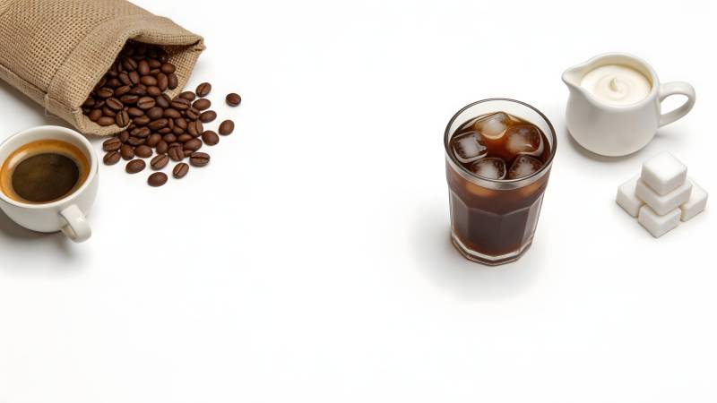 冰咖啡与咖啡豆图片