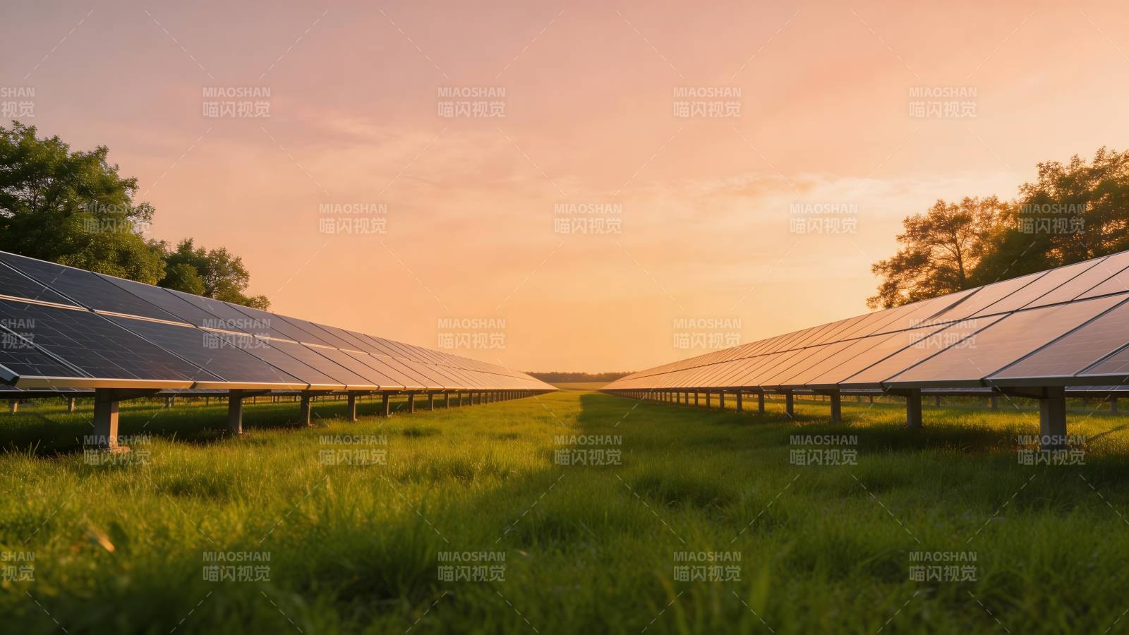 光伏田野夕阳美图片