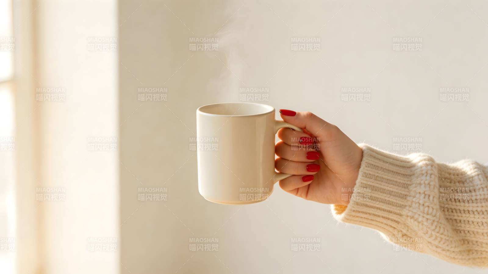 暖阳下的咖啡时光图片