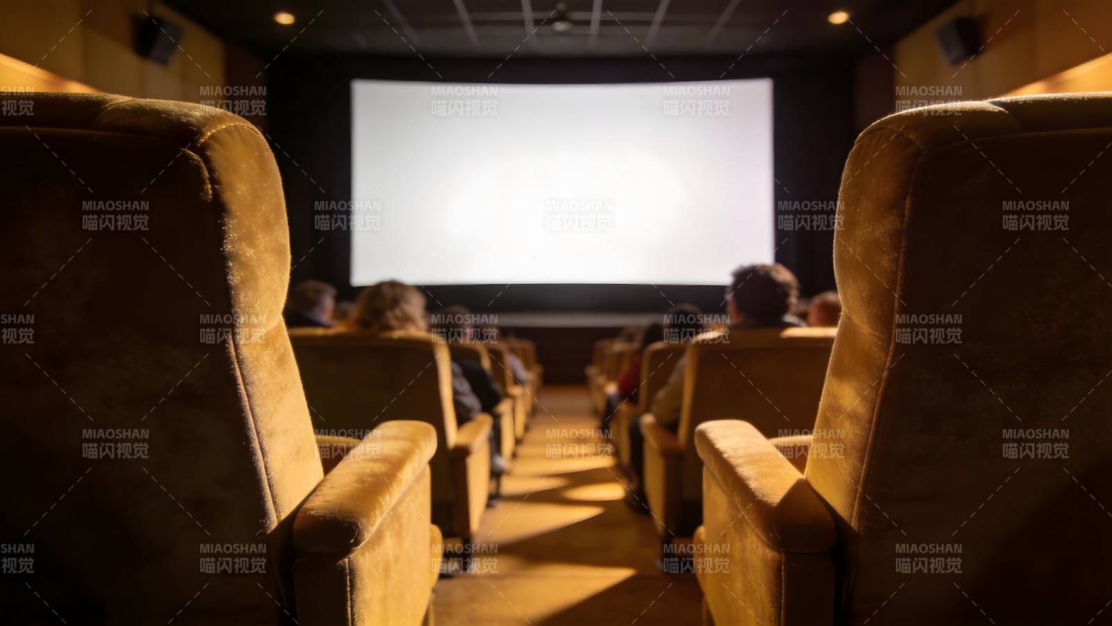 影院观影场景图片